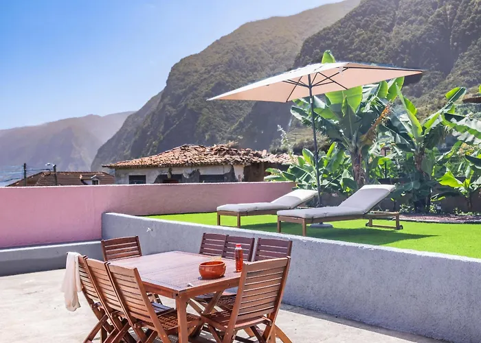 Rosa Mare By Homie Vila *