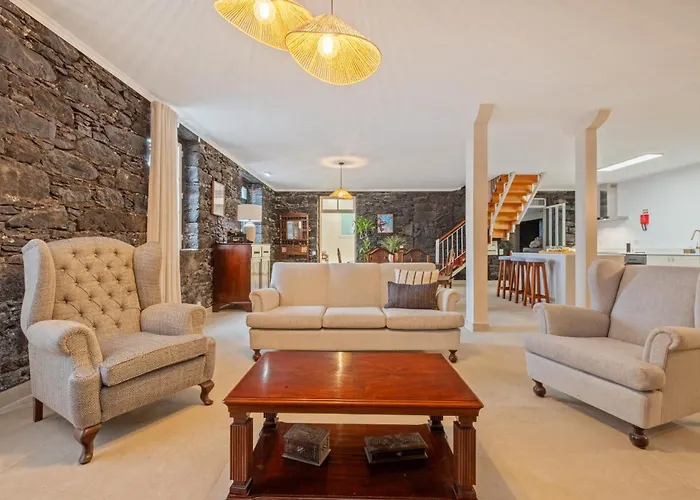 Rosa Mare By Homie Vila *