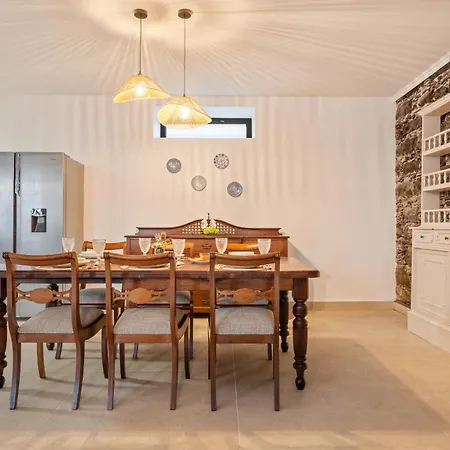 Willa Rosa Mare By Homie Seixal (Madeira)