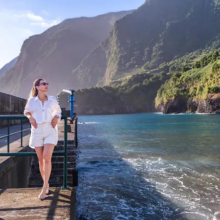 Rosa Mare By Homie Willa Seixal (Madeira)